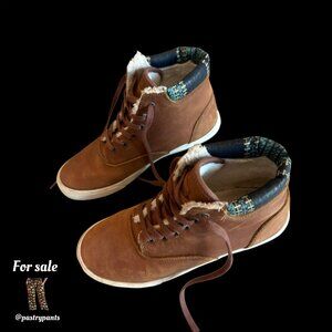Bucketfeet Baskerville Brown Leather Fleece Lined High-Top Sneakers Women’s Sz 6